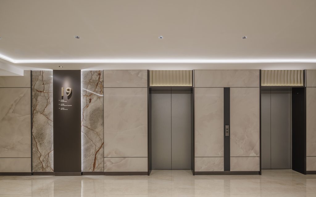 Hong Leong Building  @ 16 Raffles Quay